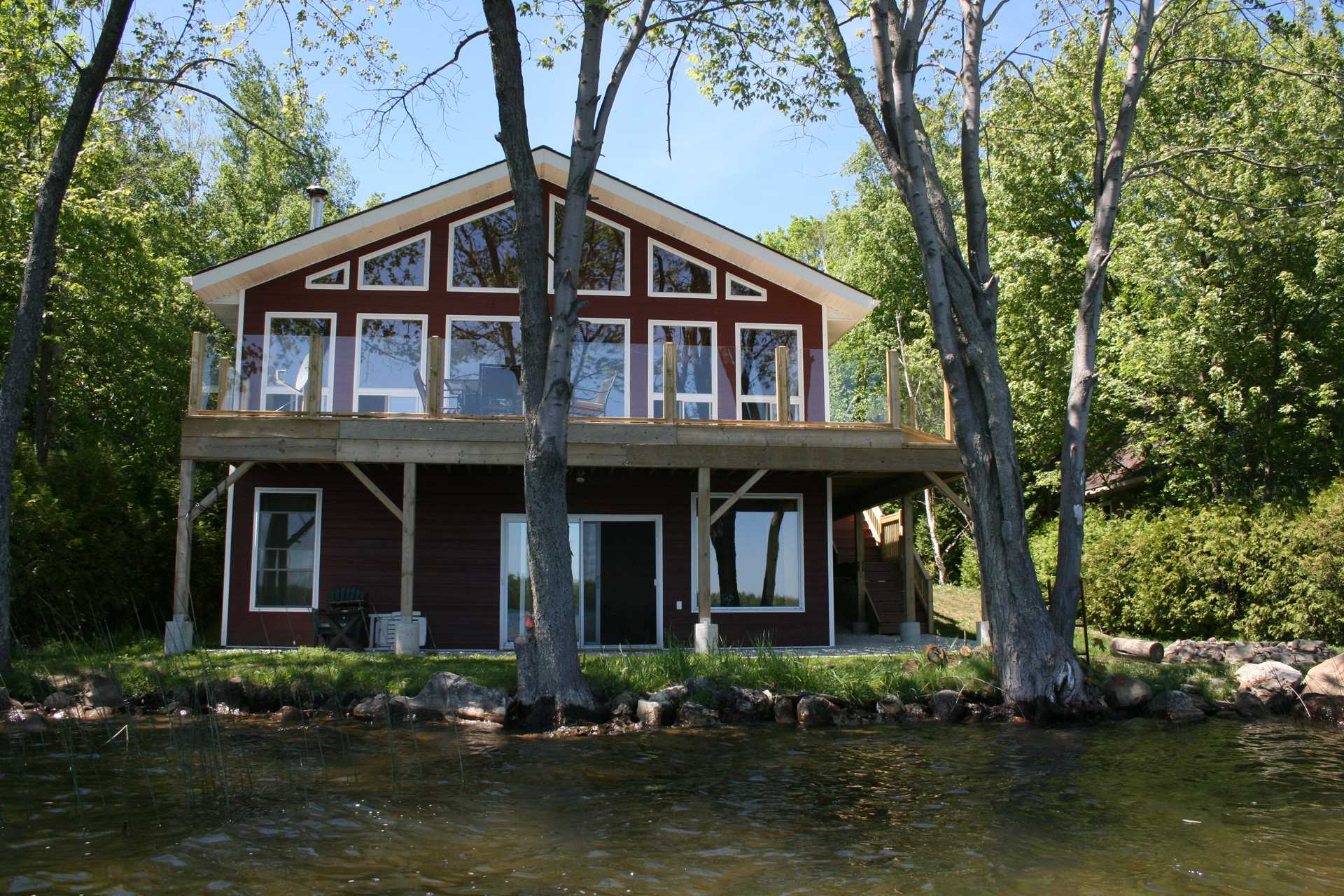 Loon Lodge Waterfront Cottage on Miller Lake